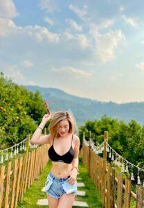 น้องมีนา-เรวดี