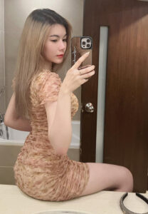 น้องแชมเปญ-ชมพูแพร-กระจก