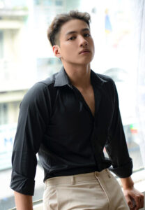Duc-Vuong-หล่อ
