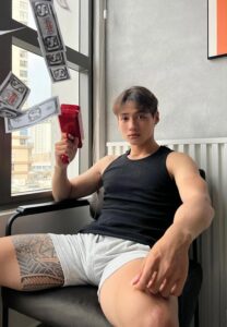 Duc-Vuong-แซ่บ