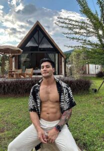 โอม-จิระพงษ์