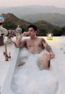 โอม-จิระพงษ์-วิว