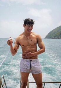 ณธรรศ-ตันเจริญ-หล่อมาก