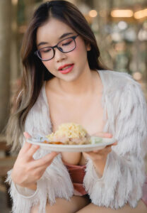 นุ๊กแว่น