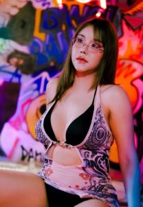 นุ๊กแว่น