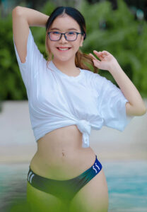 นุ๊กแว่น