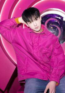 กัส-สัจจกุล-ชมพู