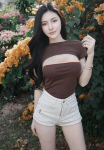 Nantaphak Khampitoon-001-Dazzling