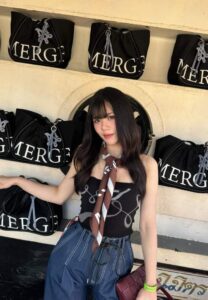 weewrya-003-Gorgeous