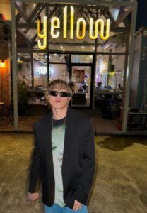 CDGUNTEEE-002-Gorgeous